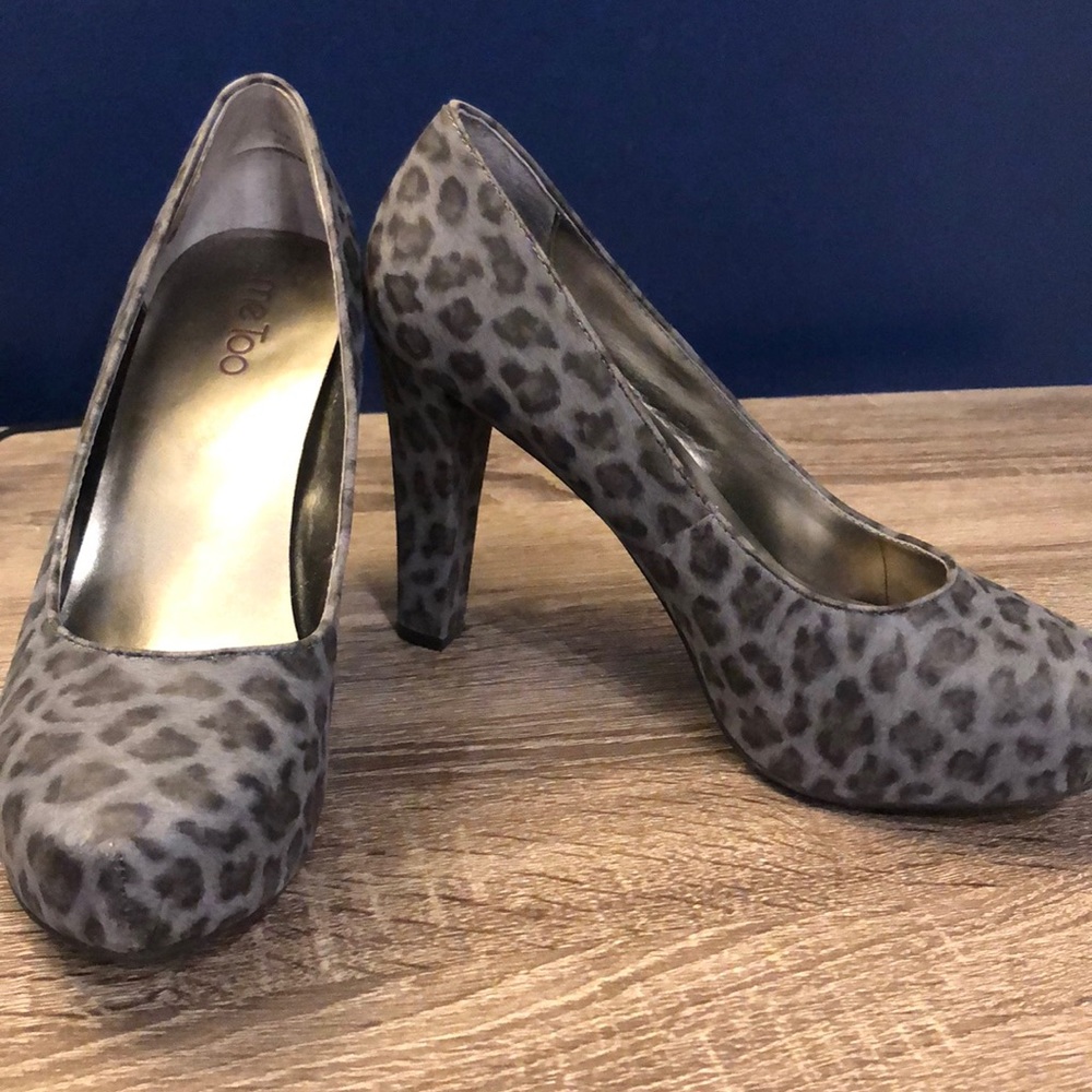 Me Too Gray Leopard Print Heels